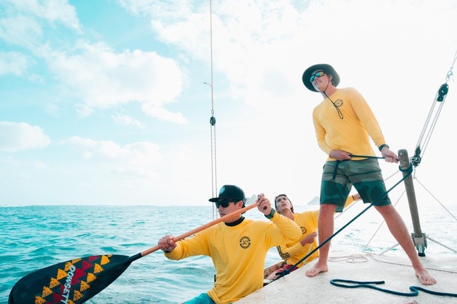Huaka'i Nā Mokulua (Sailing Canoe)