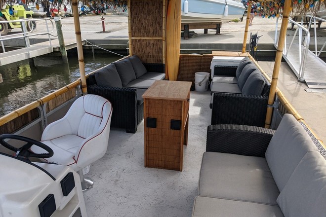 22' Tiki Pontoon Rental