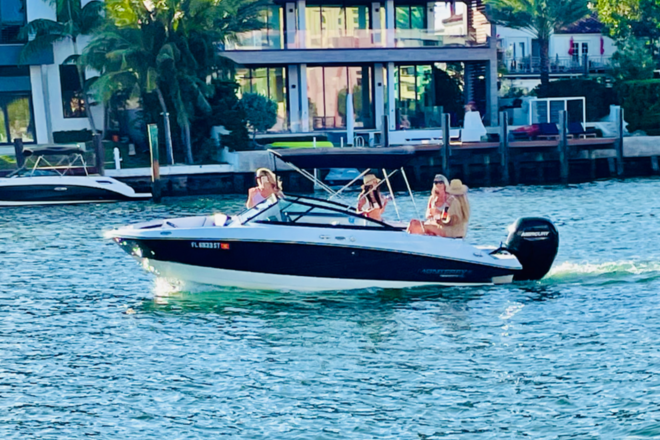 Private Luxury Boat Tour with Captain  - Up to 6 People