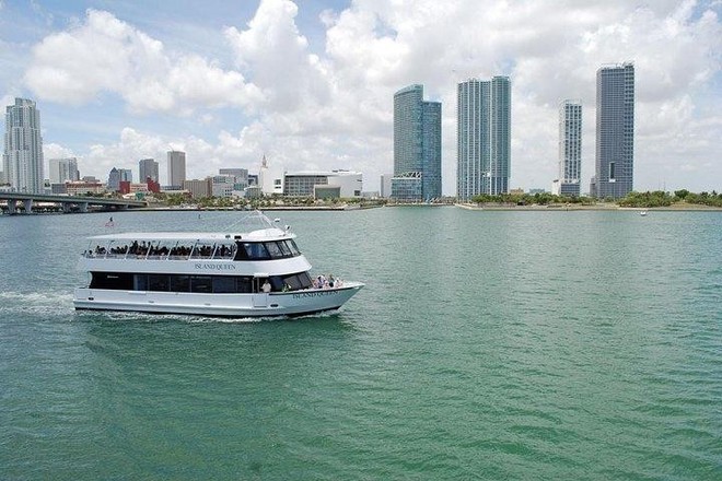 Miami City and Boat Tour Combo with a FREE Bicycle Rental 