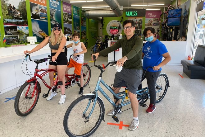 South Beach Tandem Bike Rental - 2 Adults per Bike