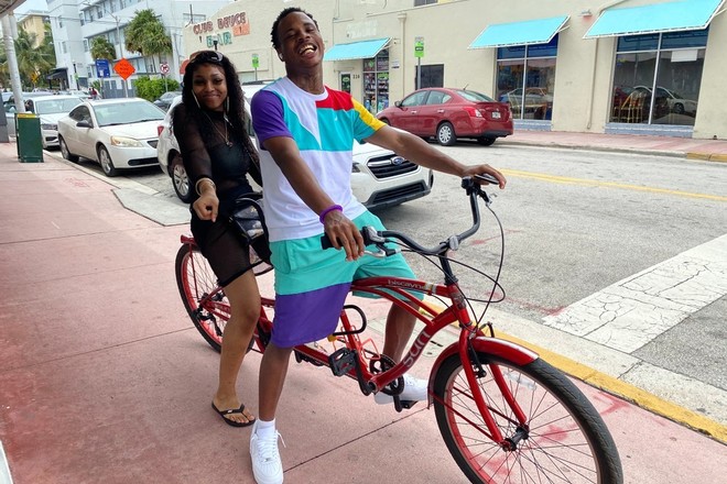South Beach Tandem Bike Rental - 2 Adults per Bike