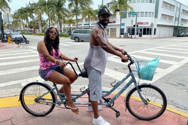 South Beach Tandem Bike Rental - 2 Adults per Bike