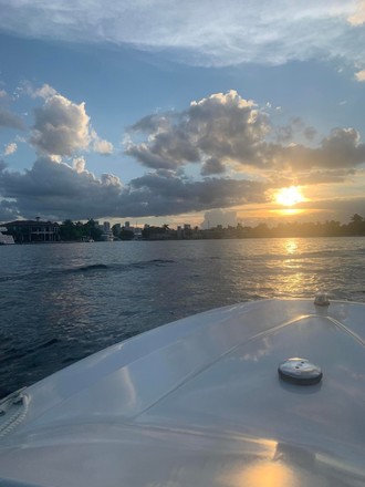 Mini-Powerboat Rentals | 1 or 2 people 