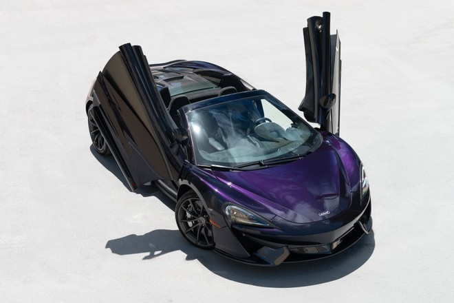 McLaren 570S Spyder Tour