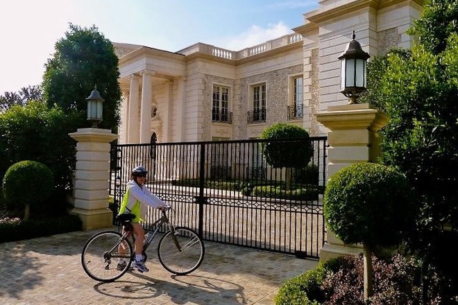 Celebrity Bike Tour (Electric)