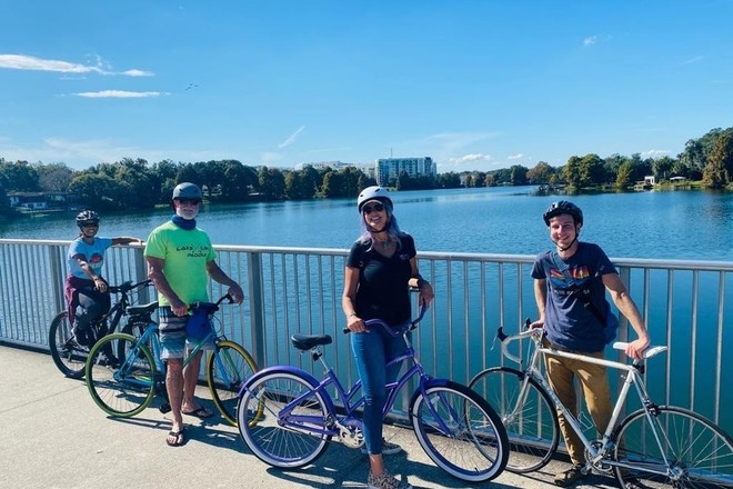 Urban Bike Tour in Paradise Adventure