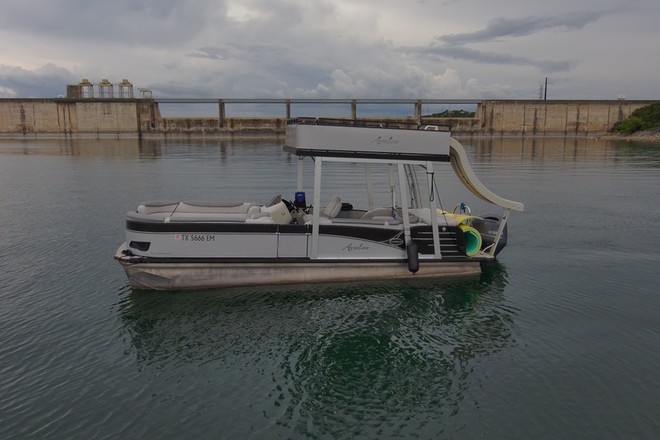 25' - Double Decker Pontoon Boat w/ Slide- 4hrs
