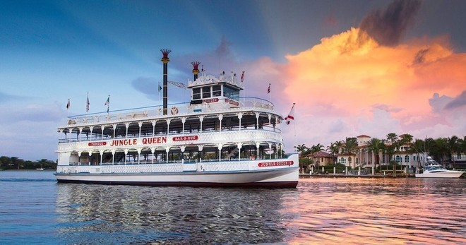 Jungle Queen Riverboat - Crowne