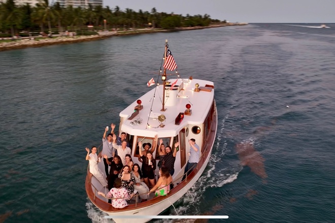 Miami Beach Vintage Yacht Sightseeing Tour