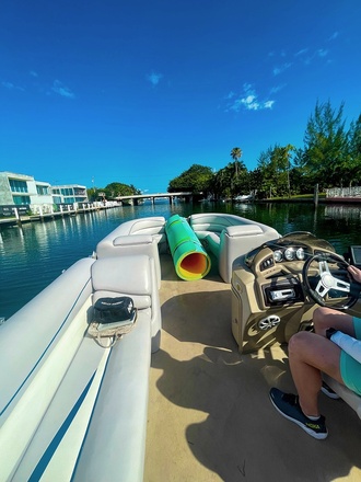 6 Hour Charter - Tropical Thunder/Beach Babe Class