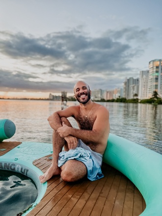 Hangout at Condado Lagoon