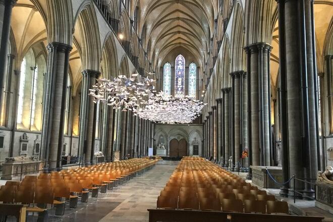 Stonehenge and Salisbury Cathedral (Magna Carta) Day Trip