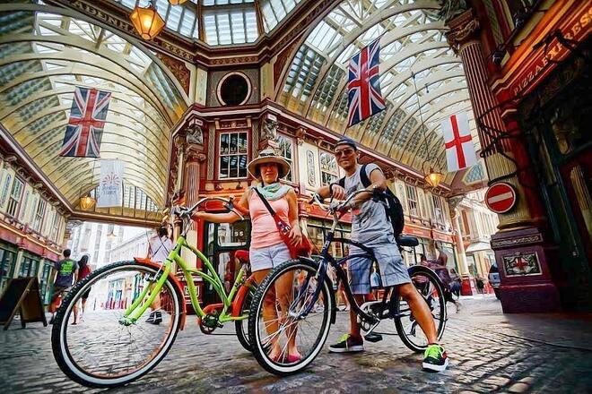 Classic Taxi and Secret London Cycle Tours Experience