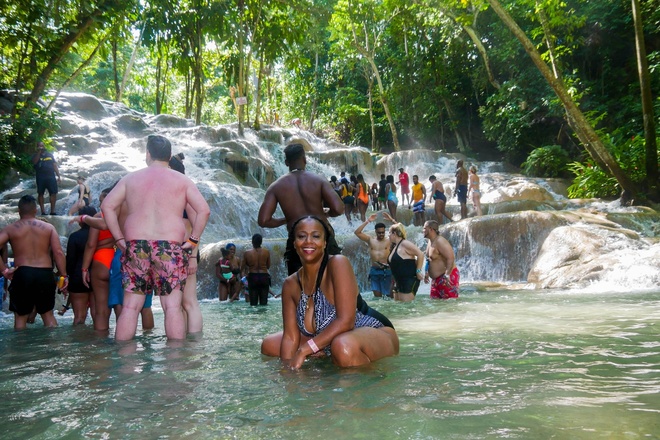 Combo Tour: Dunn's River Falls, Blue Hole & Secret Falls, Ma