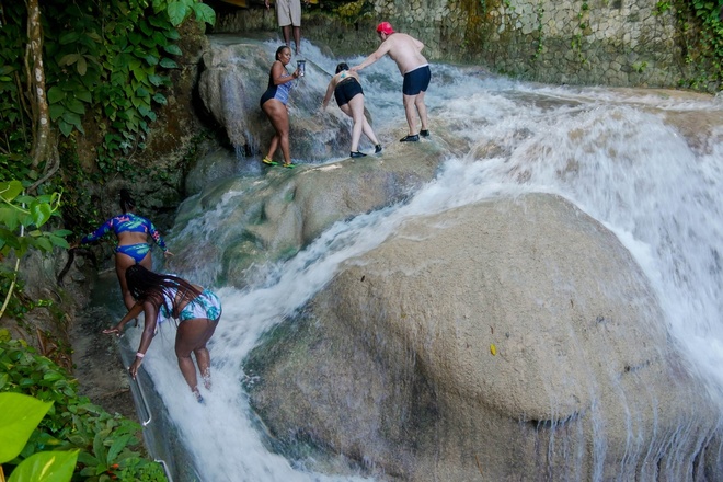 Combo Tour: Dunn's River Falls, Blue Hole & Secret Falls, Ma