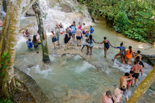 Combo Tour: Dunn's River Falls, Blue Hole & Secret Falls, Ma