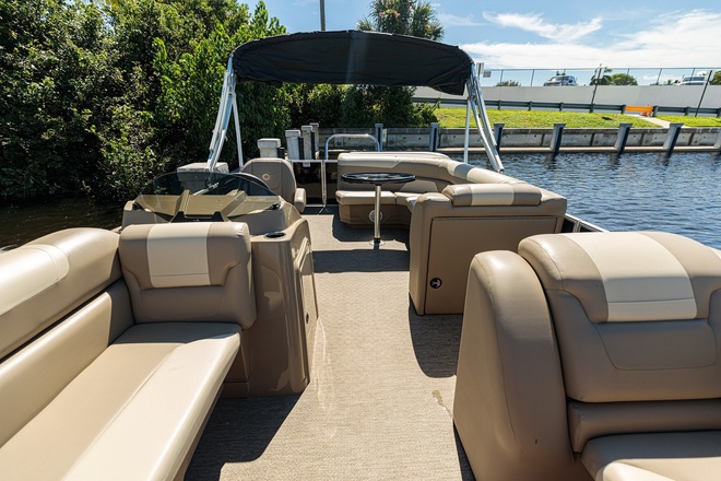 SunChaser Geneva Cruise Pontoon