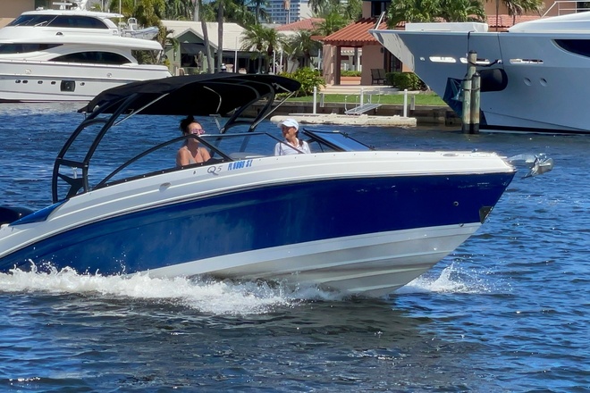 Rinker Q5